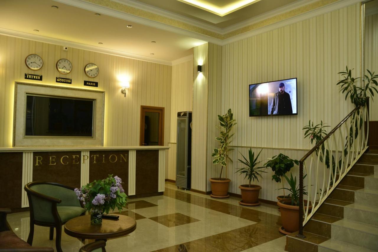 Hotel Khrchit Martuni Exteriér fotografie
